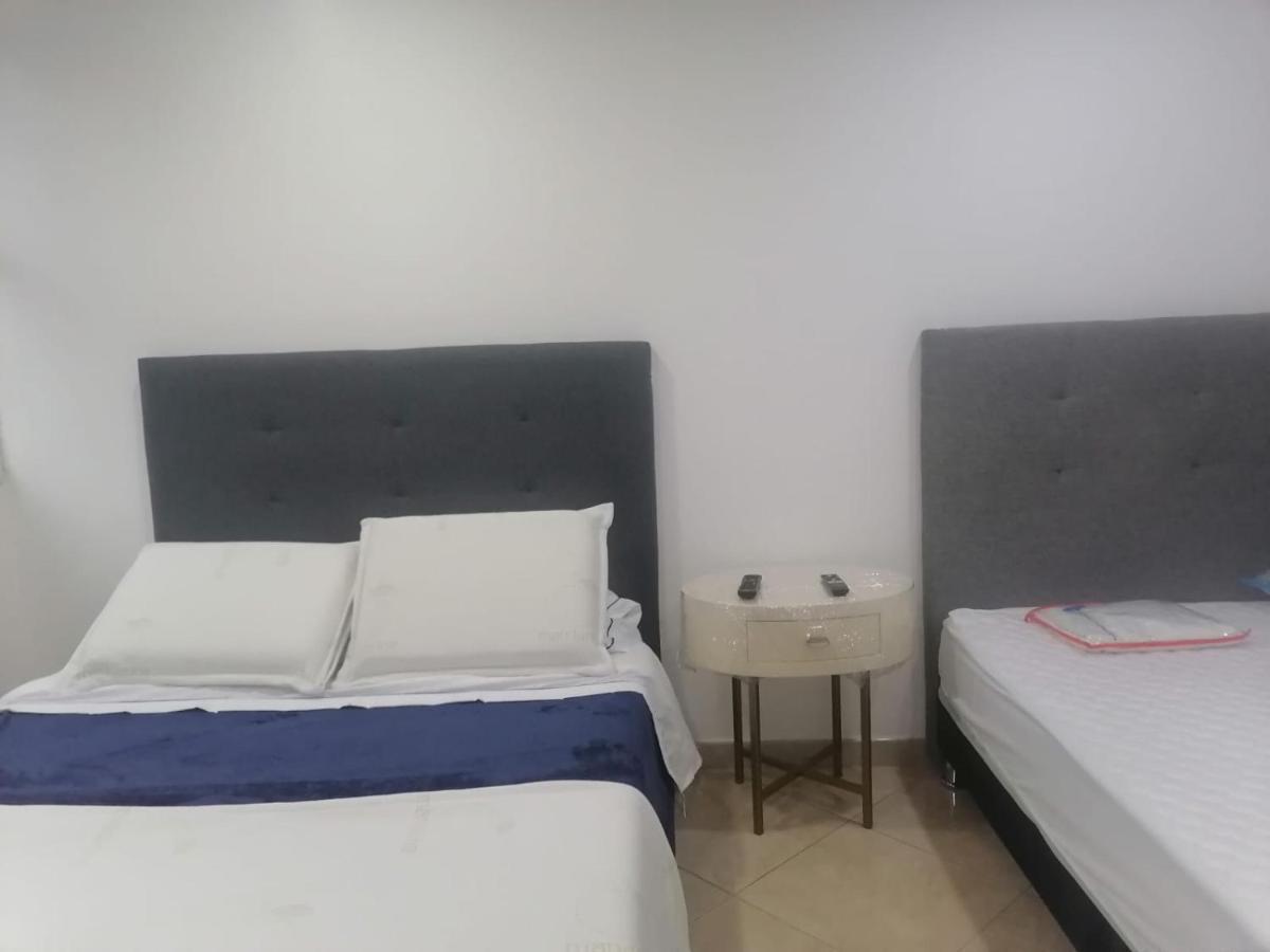 C Hotelera Rey.Es Богота Екстериор снимка