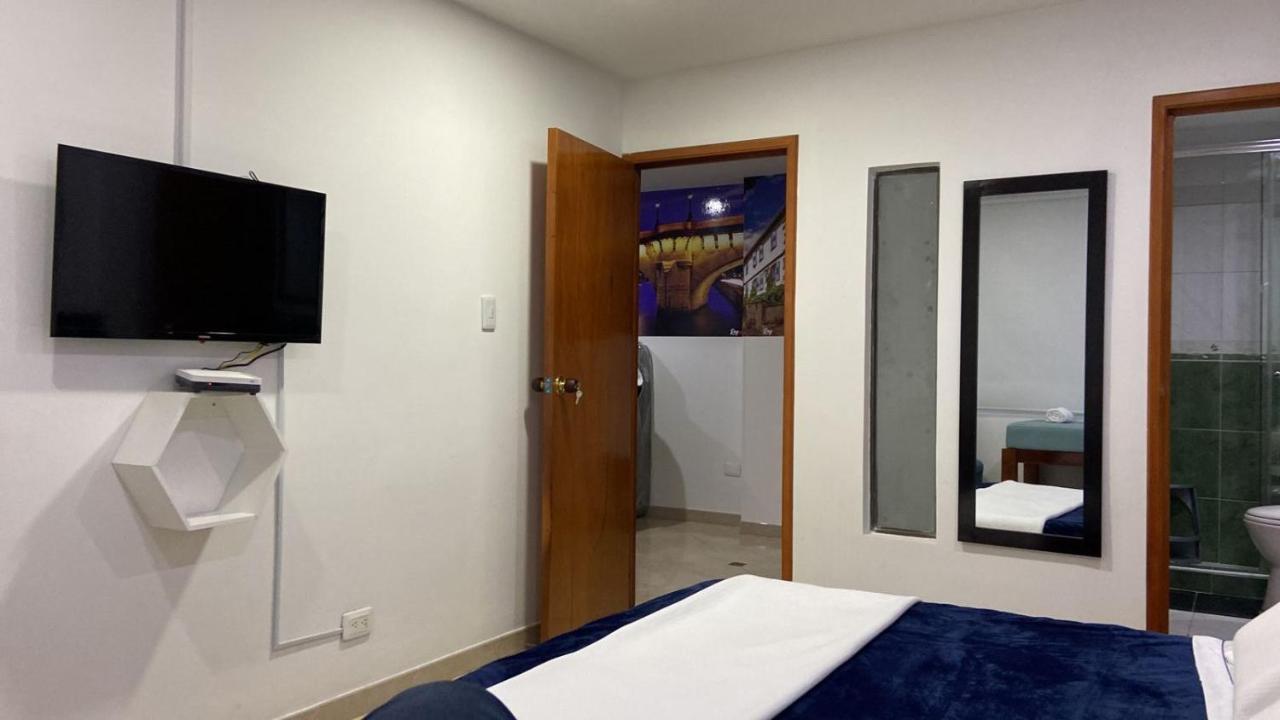 C Hotelera Rey.Es Богота Екстериор снимка